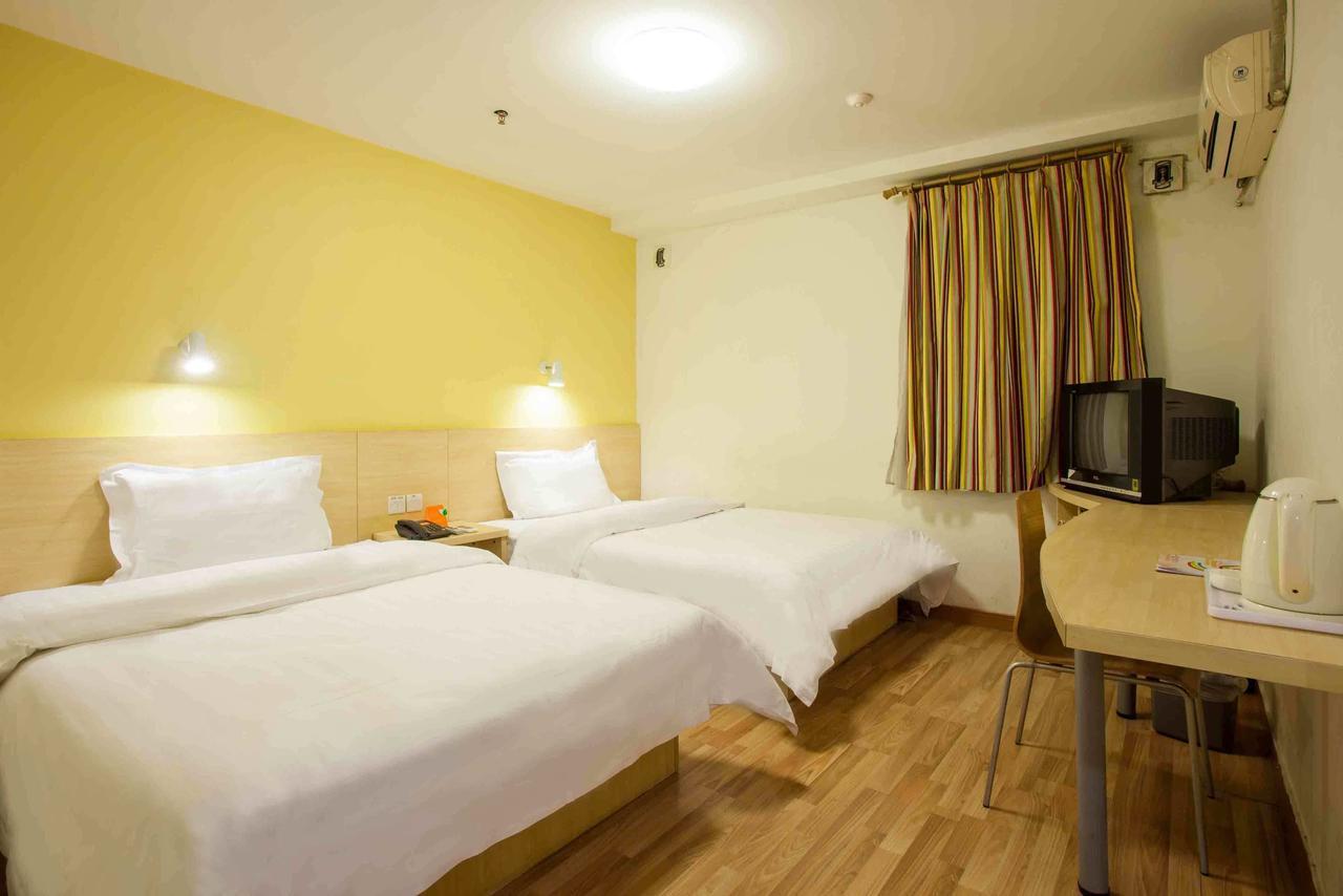 7Days Inn Dongguan Houjie Conference & Exhibition Center Szoba fotó